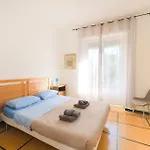 Andrea House דירה